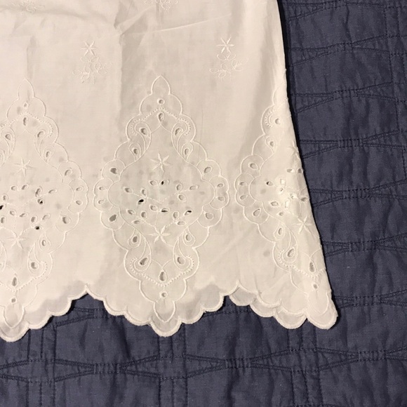 Old Navy Sleeveless Top - Picture 2 of 5